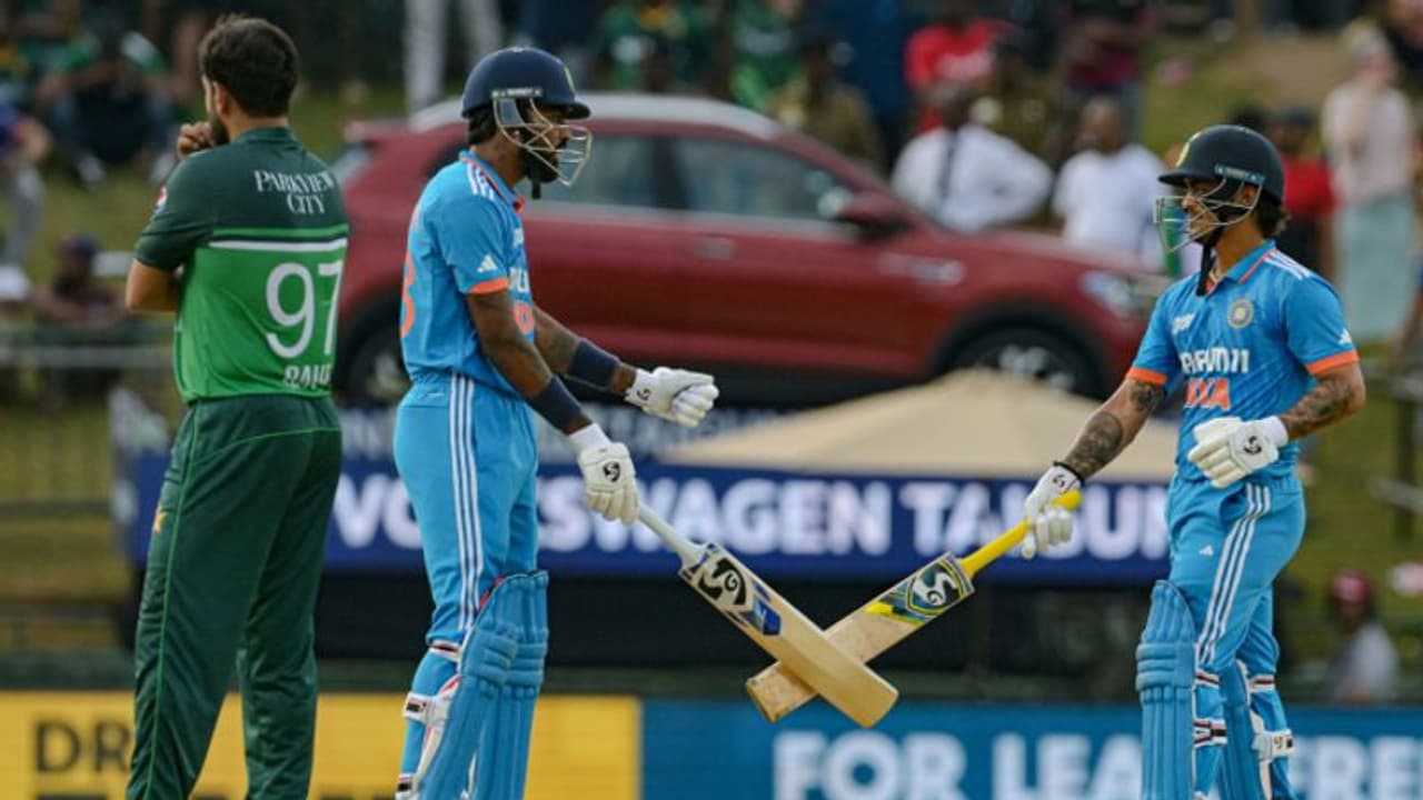 ഏഷ്യാ കപ്പ്: സെഞ്ചുറി കൂട്ടുകെട്ടുയര്ത്തി കിഷനും പാണ്ഡ്യയും, പാക്കിസ്ഥാനെതിരെ ഇന്ത്യ മികച്ച സ്കോറിലേക്ക് ഏഷ്യാ കപ്പ്: സെഞ്ചുറി കൂട്ടുകെട്ടുയര്ത്തി കിഷനും പാണ്ഡ്യയും, പാക്കിസ്ഥാനെതിരെ ഇന്ത്യ മികച്ച സ്കോറിലേക്ക്