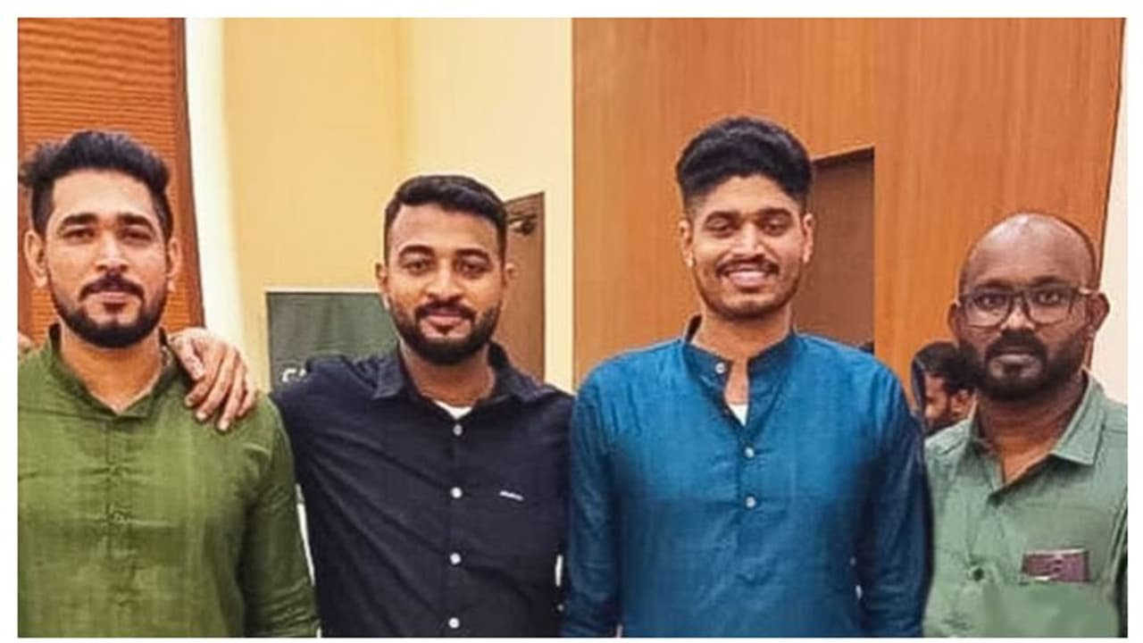 അവസാനയാത്രയ്ക്ക് മുമ്പ് നാലുപേരും ഒറ്റ ഫ്രെയിമില്‍; നൊമ്പരമായി പ്രവാസി മലയാളികള്‍