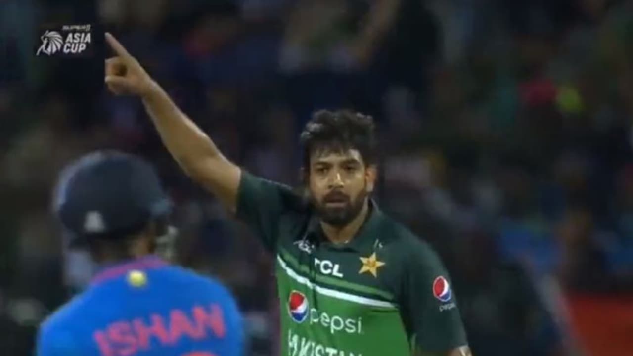 വിക്കറ്റെടുത്തശേഷം ഇഷാന് കിഷനോട് കയറിപ്പോകാന് ആക്രോശിച്ച് ഹാരിസ് റൗഫ്; മറുപടി വൈകില്ലെന്ന് ആരാധകർ വീഡിയോ വിക്കറ്റെടുത്തശേഷം ഇഷാന് കിഷനോട് കയറിപ്പോകാന് ആക്രോശിച്ച് ഹാരിസ് റൗഫ്; മറുപടി വൈകില്ലെന്ന് ആരാധകർ വീഡിയോ