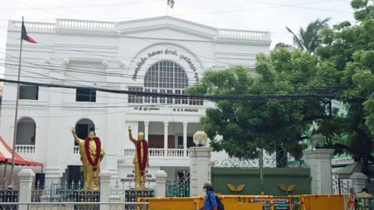 அதிமுகவில் மார்ச் 10, 11ம் தேதி நேர்க்காணல்.. எந்த தொகுதிக்கு எப்போது தெரியுமா? அதிமுகவில் மார்ச் 10, 11ம் தேதி நேர்க்காணல்.. எந்த தொகுதிக்கு எப்போது தெரியுமா?