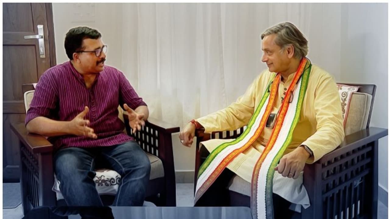 'കോൺഗ്രസ് പാർട്ടിയെ ചതിച്ചിട്ടില്ല'; വിയോജിപ്പ് രേഖപ്പെടുത്തിയാൽ വിമതനാകില്ലെന്നും ശശി തരൂർ 'കോൺഗ്രസ് പാർട്ടിയെ ചതിച്ചിട്ടില്ല'; വിയോജിപ്പ് രേഖപ്പെടുത്തിയാൽ വിമതനാകില്ലെന്നും ശശി തരൂർ