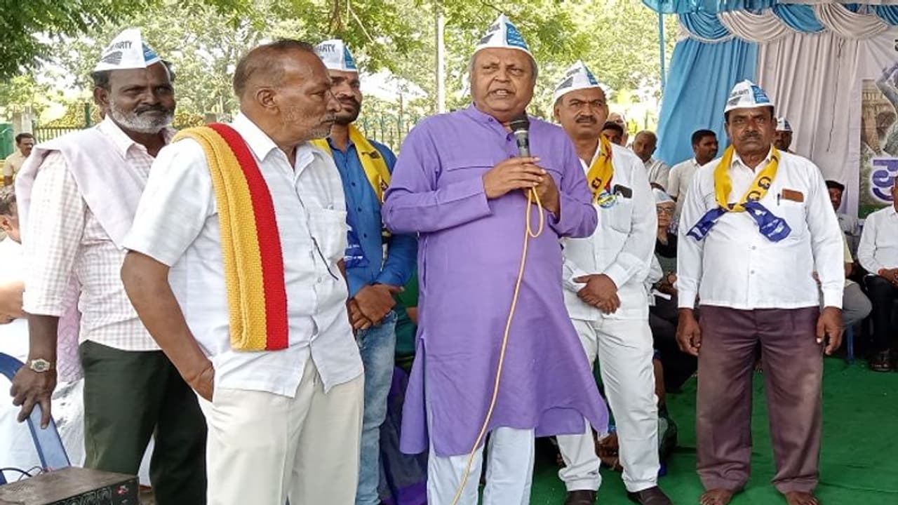 ನೀರು ಬಿಟ್ಟ ಕಳ್ಳರು ಸೇರಿ ನಡೆಸಿದ ಸಭೆ ಸರ್ವಪಕ್ಷ ಸಭೆಯಲ್ಲ: ಮುಖ್ಯಮಂತ್ರಿ ಚಂದ್ರು 