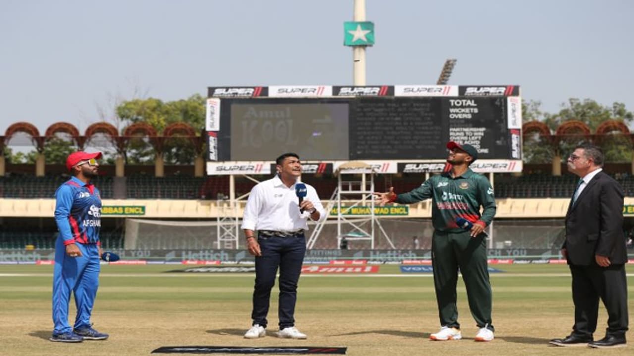 Asia Cup 2023: 3 மாற்றங்களுடன் களமிறங்கிய வங்கதேசம்; டாஸ் வென்று பேட்டிங் தேர்வு! Asia Cup 2023: 3 மாற்றங்களுடன் களமிறங்கிய வங்கதேசம்; டாஸ் வென்று பேட்டிங் தேர்வு!