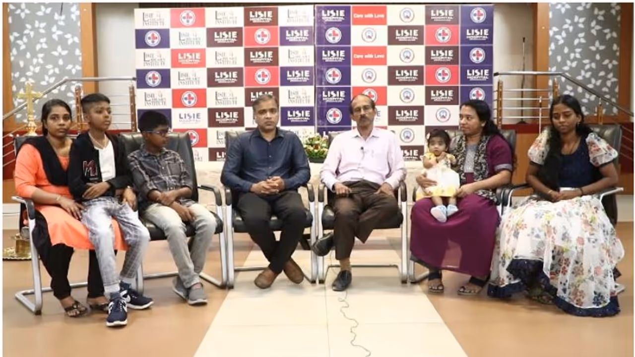 അത്യപൂർവം ഈ മഹാദാനം! മാരകരോഗത്തിൽ വലഞ്ഞ മകന് കരളും വൃക്കയും നൽകിയ അമ്മ; ശ്രിയാൻ, അദീപ്ത, ഫെബിനും ഒന്നിച്ചുകൂടി അത്യപൂർവം ഈ മഹാദാനം! മാരകരോഗത്തിൽ വലഞ്ഞ മകന് കരളും വൃക്കയും നൽകിയ അമ്മ; ശ്രിയാൻ, അദീപ്ത, ഫെബിനും ഒന്നിച്ചുകൂടി