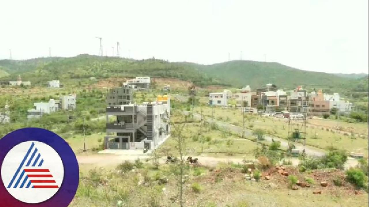 ಕೋಟೆನಾಡಿನಲ್ಲಿ ತಲೆ ಎತ್ತುತ್ತಿರುವ ಅಕ್ರಮ ಲೇಔಟ್; ಗುಡ್ಡ ಕುಸಿಯುವ ಬೀತಿ 