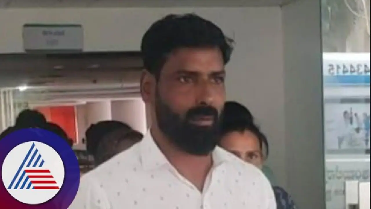 ರಕ್ಷಣಾ ಕಾರ್ಯಾಚರಣೆ ವೇಳೆ ಮೀನಿನ ವಿಷಾನಿಲದಿಂದ ಆಪತ್ಪಾಂದವ ಈಶ್ವರ್ ಮಲ್ಪೆ ಅಸ್ವಸ್ಥ! ರಕ್ಷಣಾ ಕಾರ್ಯಾಚರಣೆ ವೇಳೆ ಮೀನಿನ ವಿಷಾನಿಲದಿಂದ ಆಪತ್ಪಾಂದವ ಈಶ್ವರ್ ಮಲ್ಪೆ ಅಸ್ವಸ್ಥ!