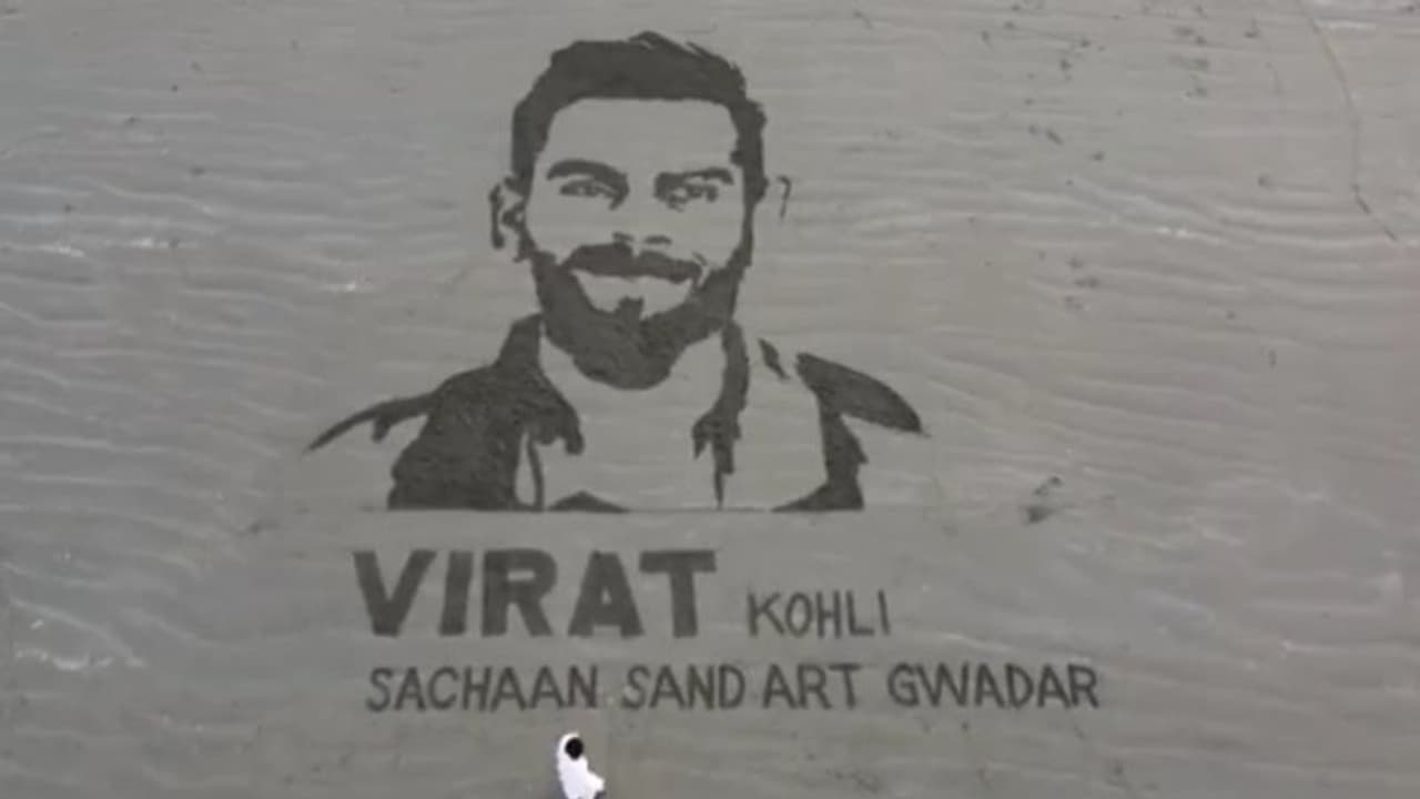Virat Kohli Sand Art: விராட் கோலிக்காக உருவாக்கப்பட்ட மணல் சிற்பம் ஓவியம்; வைரலாகும் வீடியோ! Virat Kohli Sand Art: விராட் கோலிக்காக உருவாக்கப்பட்ட மணல் சிற்பம் ஓவியம்; வைரலாகும் வீடியோ!