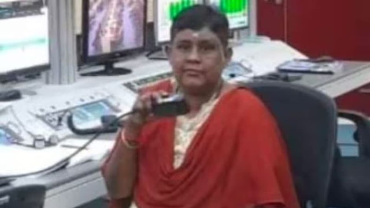 చంద్రయాన్ 3 మిషన్: ఆ కౌంట్ డౌన్ స్వరం మూగబోయింది చంద్రయాన్ 3 మిషన్: ఆ కౌంట్ డౌన్ స్వరం మూగబోయింది