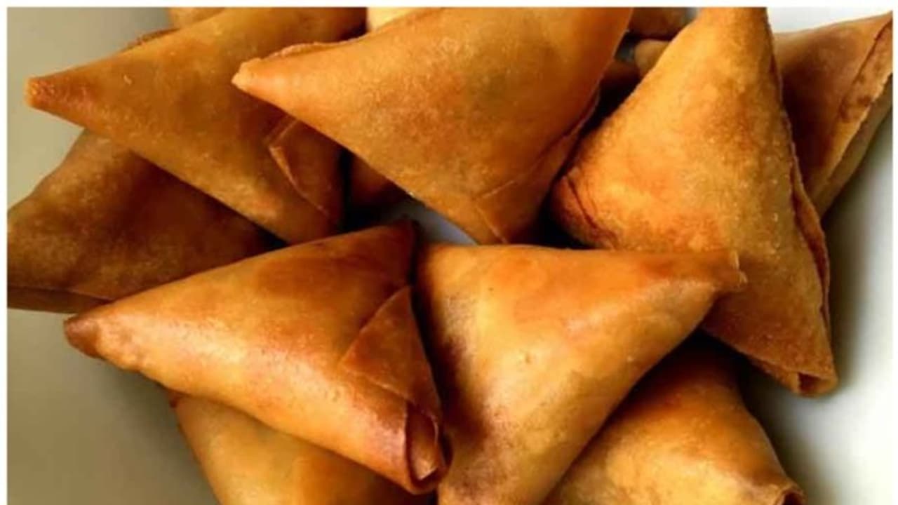 World Samosa Day 2023 : ചൂടോടെ കഴിക്കാം ചിക്കൻ സമൂസ ; ഇങ്ങനെ തയ്യാറാക്കി നോക്കൂ World Samosa Day 2023 : ചൂടോടെ കഴിക്കാം ചിക്കൻ സമൂസ ; ഇങ്ങനെ തയ്യാറാക്കി നോക്കൂ
