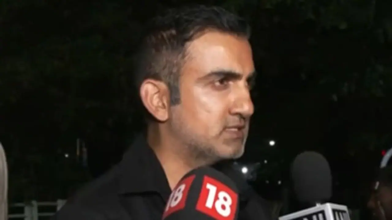 'പ്രതികരിച്ചത് ഇന്ത്യാ വിരുദ്ധ മുദ്രാവാക്യം വിളിച്ച പാകിസ്ഥാനികള്‍ക്കെതിരെ'; അശ്ലീല ആംഗ്യ വിവാദത്തോട് ഗംഭീര്‍