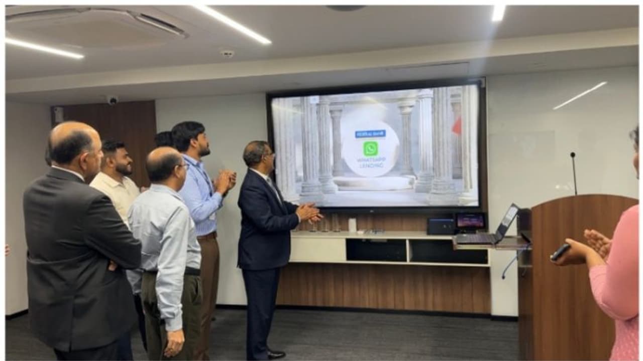 ലോണുകളും ഇനി വാട്സ്ആപ് വഴി ലഭിക്കും; പുതിയ സംവിധാനത്തിന് തുടക്കം കുറിച്ച് ഫെഡറല് ബാങ്ക് ലോണുകളും ഇനി വാട്സ്ആപ് വഴി ലഭിക്കും; പുതിയ സംവിധാനത്തിന് തുടക്കം കുറിച്ച് ഫെഡറല് ബാങ്ക്