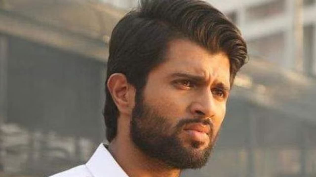 'ജയിലറി'ന്റെ വിജയത്തില്‍ രജനിക്ക് കാര്‍, 'ഖുഷി'യുടെ വിജയത്തില്‍ പ്രേക്ഷകര്‍ക്ക് ദേവെരകൊണ്ടയുടെ ഒരു കോടി