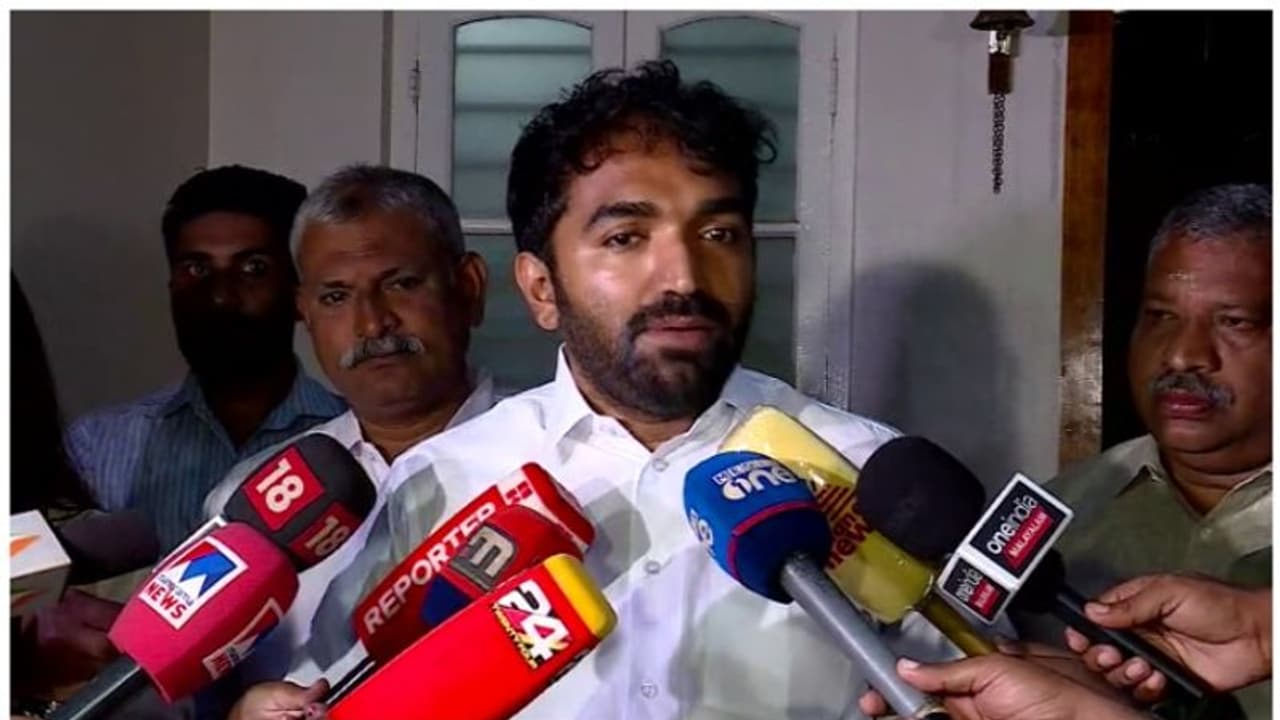 പോളിംഗ് വെട്ടികുറയ്ക്കാൻ ശ്രമിച്ചു, പരാതി പറഞ്ഞപ്പോൾ ​ഗുണ്ടകൾ വന്ന് ഭീഷണിപ്പെടുത്തി; ആരോപണവുമായി ചാണ്ടി ഉമ്മൻ