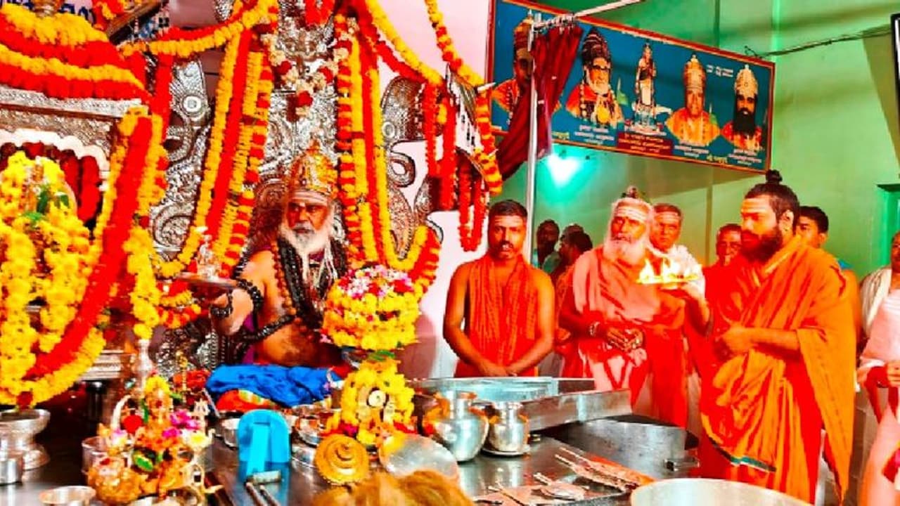 ಅಧಿಕಾರದ ಅಂತಸ್ತು ಬೆಳೆದಂತೆ ನೀತಿಯ ಅಂತಸ್ತು ಬೆಳೆಯಬೇಕು: ರಂಭಾಪುರಿ ಶ್ರೀ ಅಧಿಕಾರದ ಅಂತಸ್ತು ಬೆಳೆದಂತೆ ನೀತಿಯ ಅಂತಸ್ತು ಬೆಳೆಯಬೇಕು: ರಂಭಾಪುರಿ ಶ್ರೀ