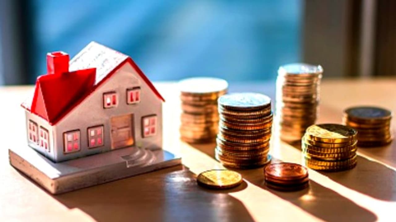 ഹോം ലോൺ ഇഎംഐ കൂടുതലാണോ? കുറയ്ക്കാനുള്ള മാർഗങ്ങൾ ഇതാ; ഹോം ലോൺ ഇഎംഐ കൂടുതലാണോ? കുറയ്ക്കാനുള്ള മാർഗങ്ങൾ ഇതാ;