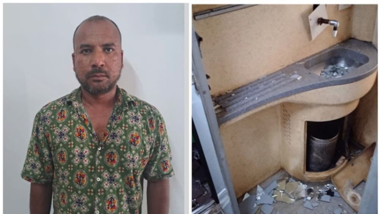 കണ്ണൂരിൽ ട്രെയിനിൽ യുവാവിന്റെ പരാക്രമം; ശുചിമുറി അടിച്ചു തകർത്തു, കസ്റ്റഡിയിൽ എടുത്ത് ആർപിഎഫ് കണ്ണൂരിൽ ട്രെയിനിൽ യുവാവിന്റെ പരാക്രമം; ശുചിമുറി അടിച്ചു തകർത്തു, കസ്റ്റഡിയിൽ എടുത്ത് ആർപിഎഫ്