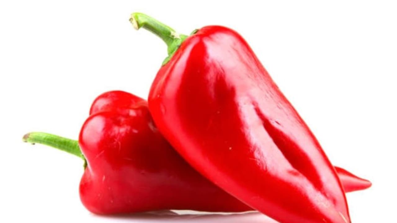 അതിഭയങ്കര എരിവുള്ള മുളക് മണത്തു; യുവതി ആറ് മാസം ആശുപത്രിയിലായി അതിഭയങ്കര എരിവുള്ള മുളക് മണത്തു; യുവതി ആറ് മാസം ആശുപത്രിയിലായി