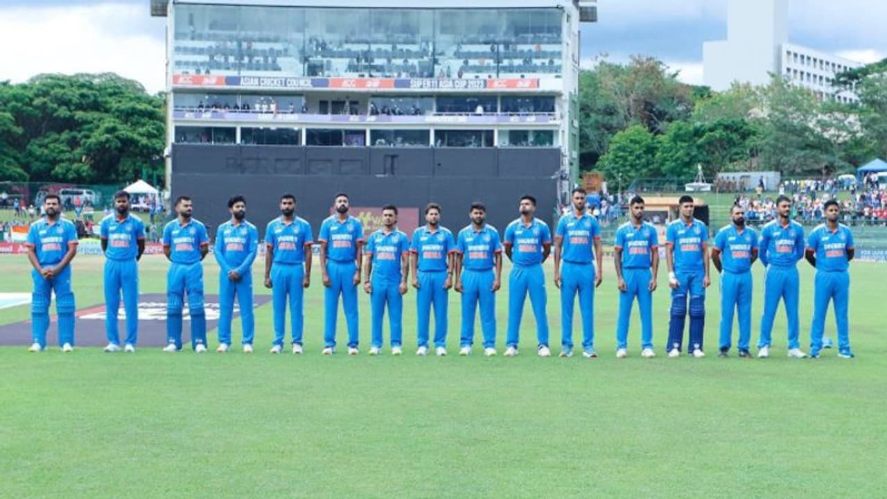 ವಿಶ್ವಕಪ್ ಟೂರ್ನಿಗೂ ಮುನ್ನ ಏಷ್ಯಾಕಪ್ ವೇಳೆಯಲ್ಲೇ ಟೀಂ ಇಂಡಿಯಾ ಪಾಳಯದಲ್ಲಿ ಮನೆಮಾಡಿದ ಆತಂಕ..! ವಿಶ್ವಕಪ್ ಟೂರ್ನಿಗೂ ಮುನ್ನ ಏಷ್ಯಾಕಪ್ ವೇಳೆಯಲ್ಲೇ ಟೀಂ ಇಂಡಿಯಾ ಪಾಳಯದಲ್ಲಿ ಮನೆಮಾಡಿದ ಆತಂಕ..!