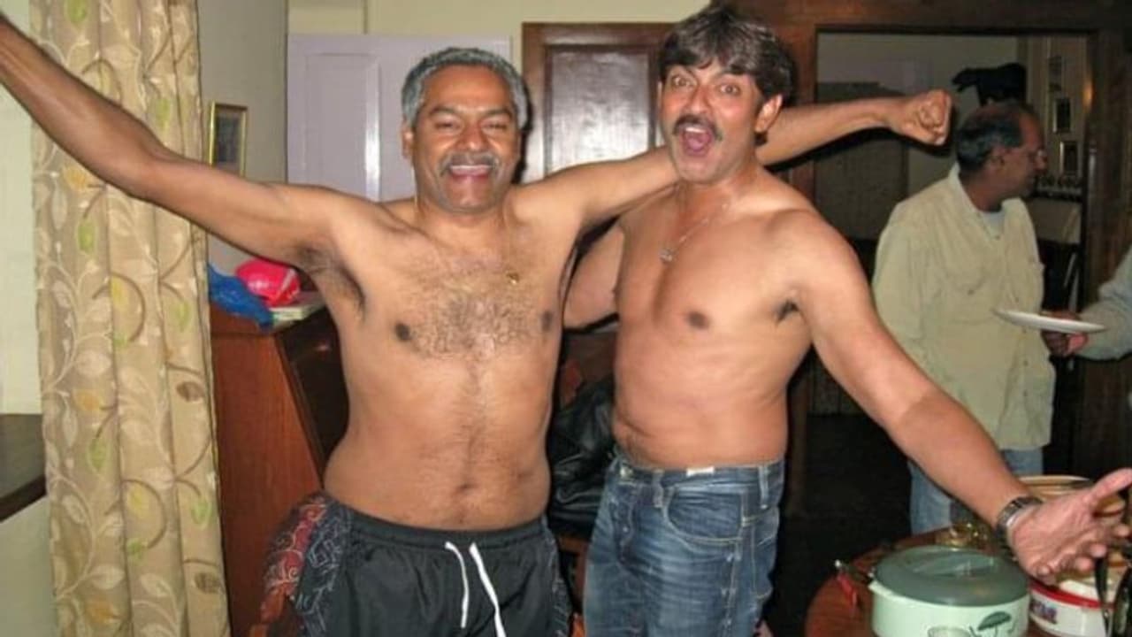 ఫ్రెండ్స్ తో తాగి తందనాలు ఆడిన జగపతిబాబు.. అరుదైన ఫోటో పోస్ట్.. ఫ్రెండ్స్ తో తాగి తందనాలు ఆడిన జగపతిబాబు.. అరుదైన ఫోటో పోస్ట్..