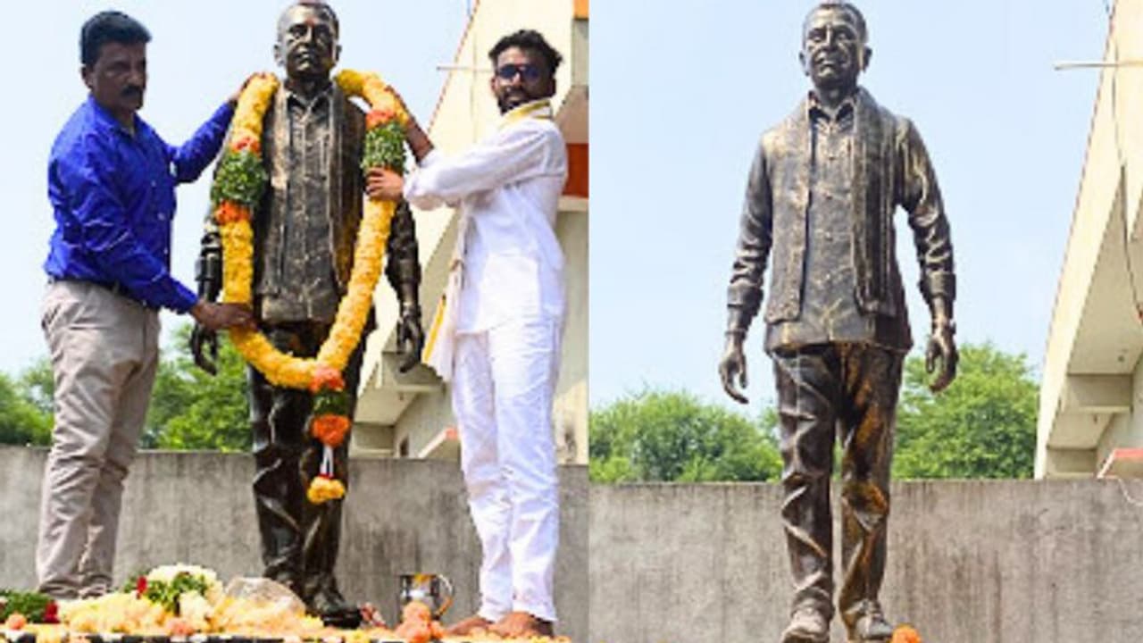 కానరాని లోకాలకు వెళ్లినా.. కళ్లముందే నిలుపుకున్న అన్న.. తమ్ముడిపై ప్రేమకు నిలువెత్తు విగ్రహం కానరాని లోకాలకు వెళ్లినా.. కళ్లముందే నిలుపుకున్న అన్న.. తమ్ముడిపై ప్రేమకు నిలువెత్తు విగ్రహం