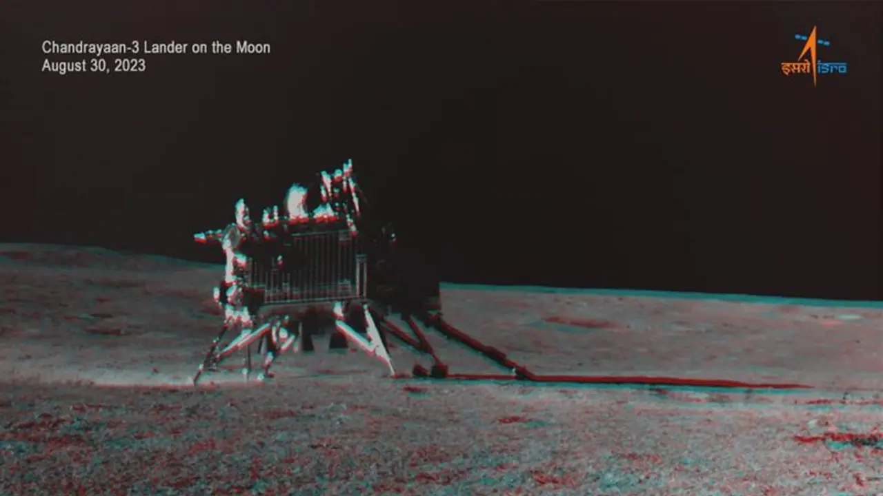 நிலவில் 3D போட்டோ எடுத்த பிரக்யான் ரோவர்! கெத்தா போஸ் கொடுக்கும் விக்ரம் லேண்டர்!