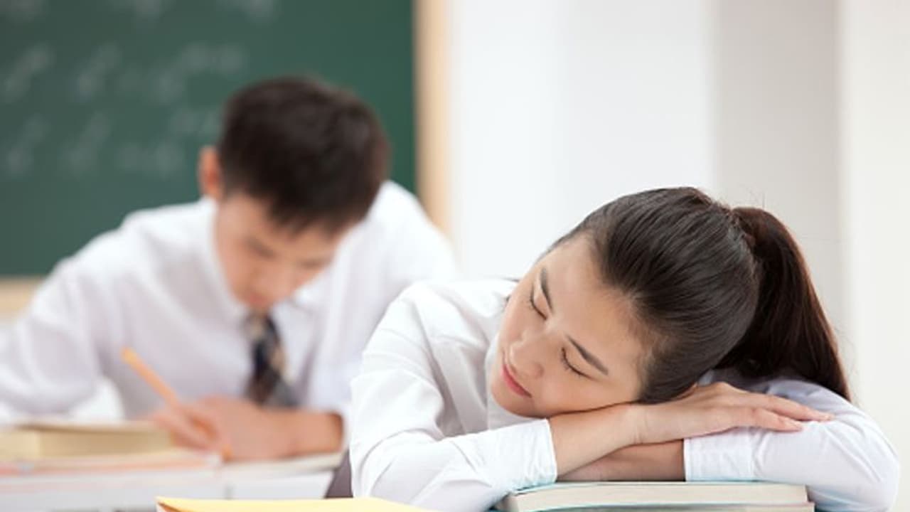 സ്കൂളില്‍ കുട്ടികളുടെ ഉച്ചയുറക്കം; 'ഉറക്ക ഫീസ്' നല്‍കണമെന്ന് മാതാപിതാക്കളോട് ചൈനീസ് സ്കൂള്‍ !