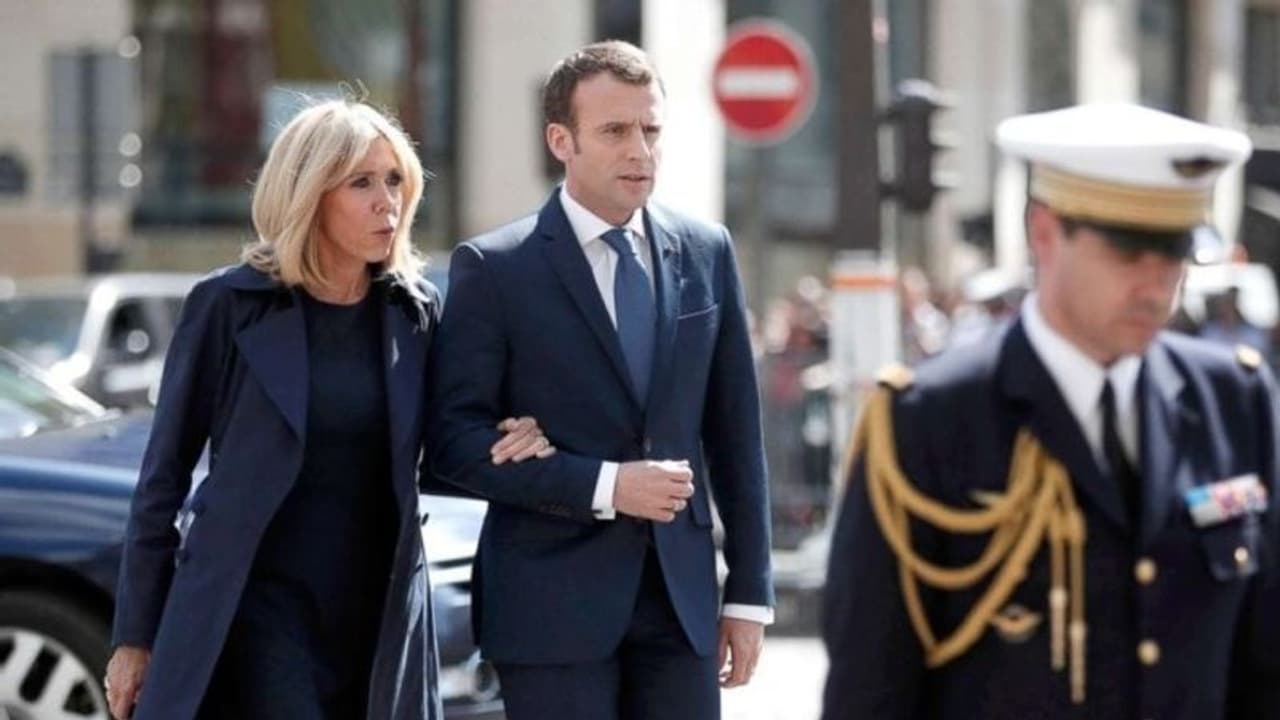 25 साल बड़ी पत्नी, 4 साल बड़े सौतेले बेटे, परिवार से लड़कर शादी, France के राष्ट्रपति मैक्रोन की Love story