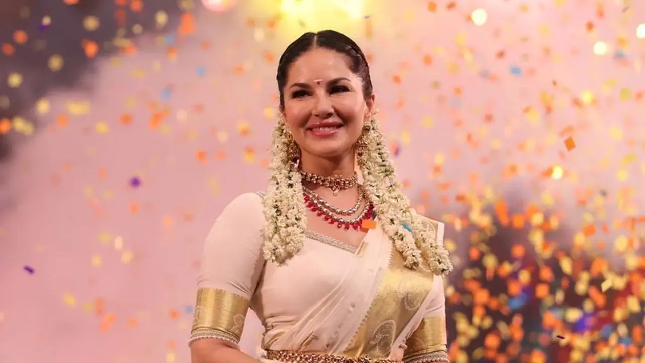 ಅಯ್ಯಯ್ಯೋ ತಪ್ಪು ಮಾಡಿಬಿಟ್ಟೆ; ವಿಡಿಯೋ ಹರಿಬಿಟ್ಟ ಸನ್ನಿ ಲಿಯೋನ್..! ಅಯ್ಯಯ್ಯೋ ತಪ್ಪು ಮಾಡಿಬಿಟ್ಟೆ; ವಿಡಿಯೋ ಹರಿಬಿಟ್ಟ ಸನ್ನಿ ಲಿಯೋನ್..!