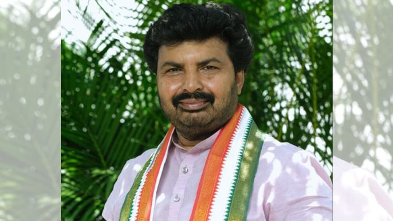 మహబూబ్నగర్ టికెట్ కోసం సంజీవ్ ముదిరాజ్ ప్రయత్నాలు.. సానుకూలంగా కాంగ్రెస్ పార్టీ! మహబూబ్నగర్ టికెట్ కోసం సంజీవ్ ముదిరాజ్ ప్రయత్నాలు.. సానుకూలంగా కాంగ్రెస్ పార్టీ!