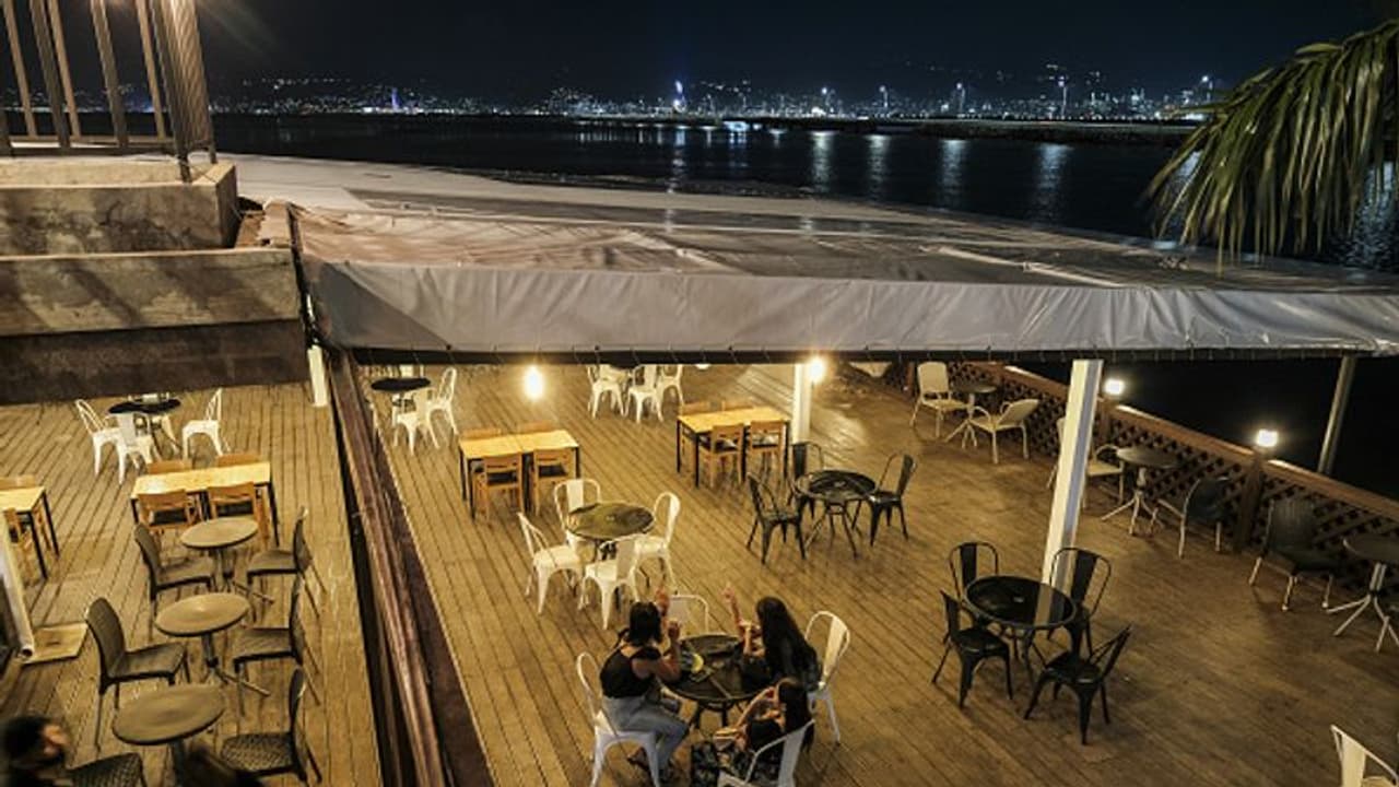 കാഴ്ച പരിമിതിയുള്ളവര്ക്കായി ബ്രെയിന് ലിപിയില് ഭക്ഷണ മെനു ഒരുക്കി ഒരു റെസ്റ്റോറന്റ് ! കാഴ്ച പരിമിതിയുള്ളവര്ക്കായി ബ്രെയിന് ലിപിയില് ഭക്ഷണ മെനു ഒരുക്കി ഒരു റെസ്റ്റോറന്റ് !