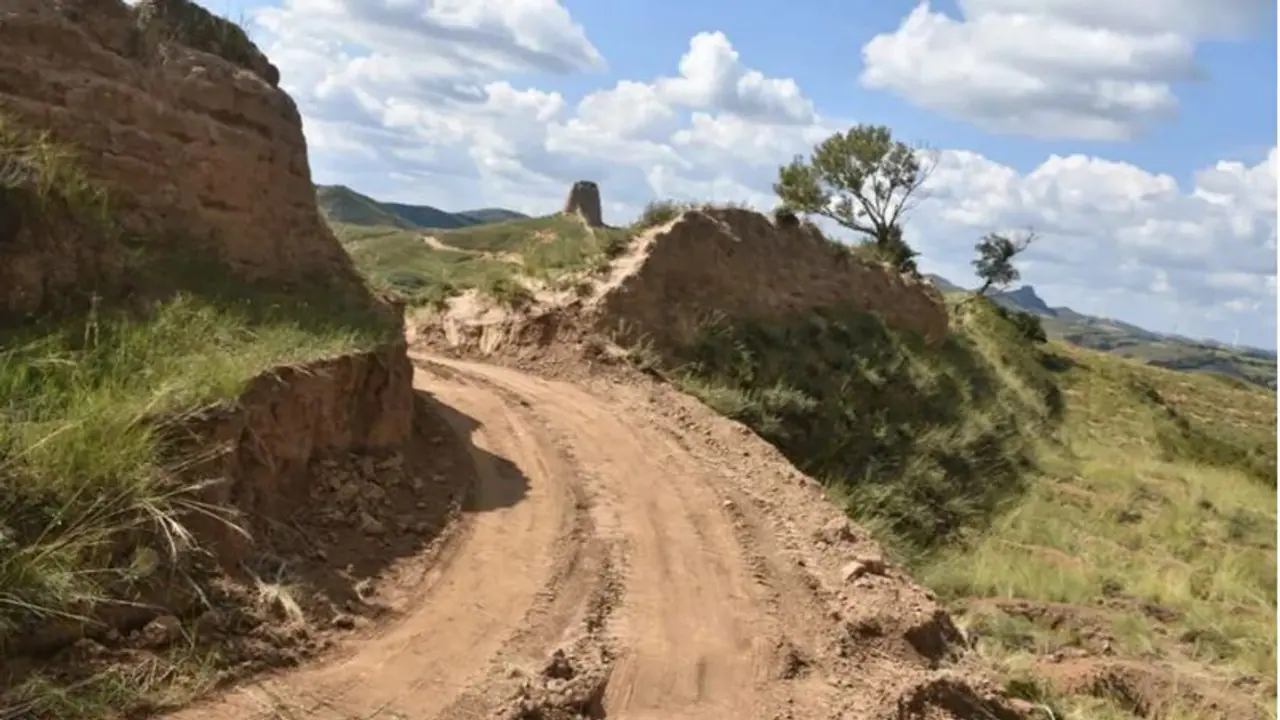 'Irreversible damage': Great Wall of China damaged by workers looking for shortcut; two arrested 'Irreversible damage': Great Wall of China damaged by workers looking for shortcut; two arrested