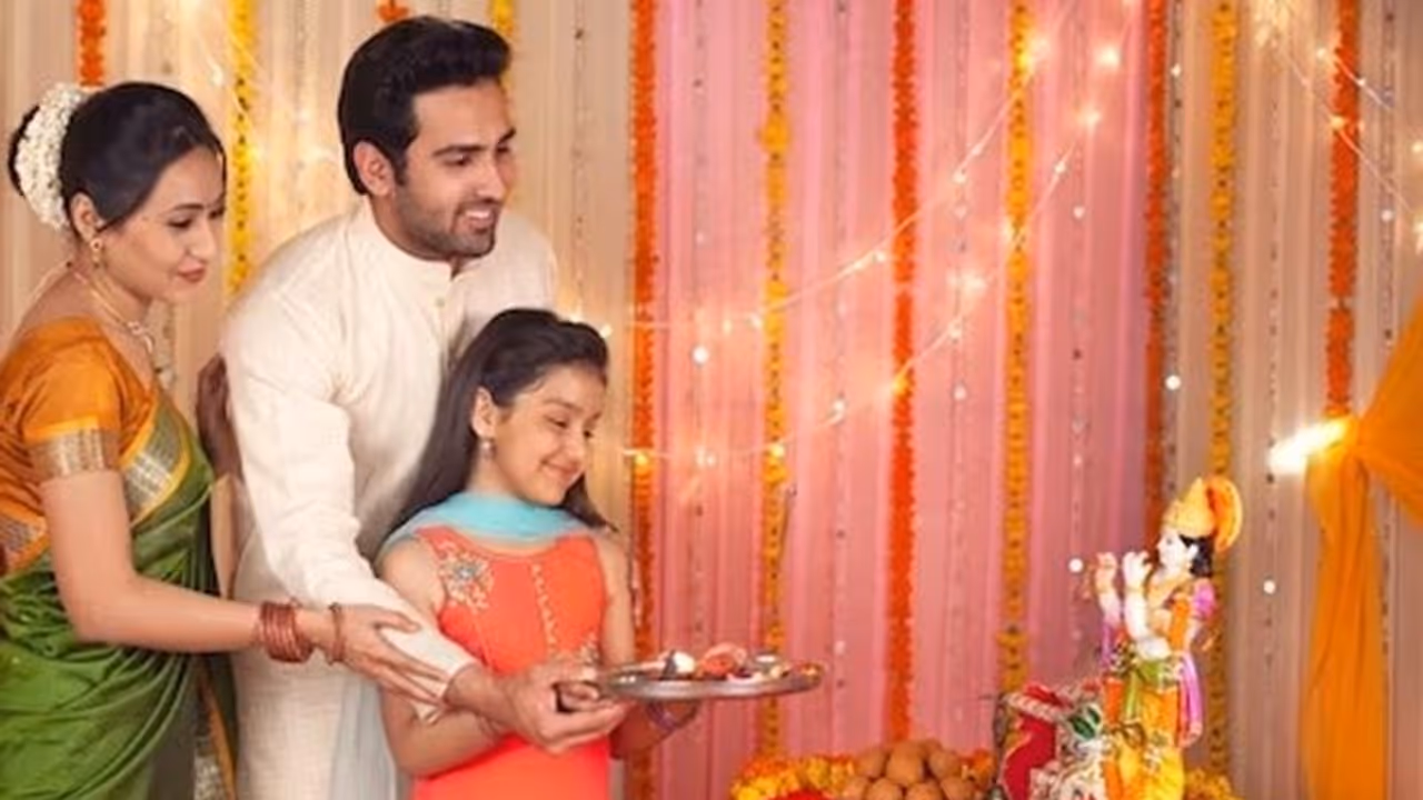 Janmashtami 2023: How to pray for Lord Krishna on basis of Zodiac Signs Janmashtami 2023: How to pray for Lord Krishna on basis of Zodiac Signs