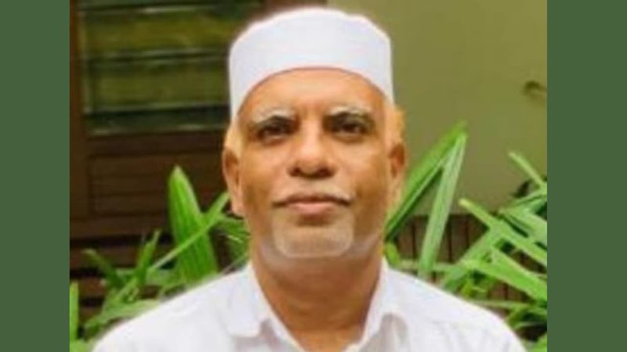 കോഴിക്കോട്ട് പള്ളിയുടെ മുകളിൽ നിന്ന് വീണ് മദ്രസ അധ്യാപകൻ മരിച്ചു കോഴിക്കോട്ട് പള്ളിയുടെ മുകളിൽ നിന്ന് വീണ് മദ്രസ അധ്യാപകൻ മരിച്ചു