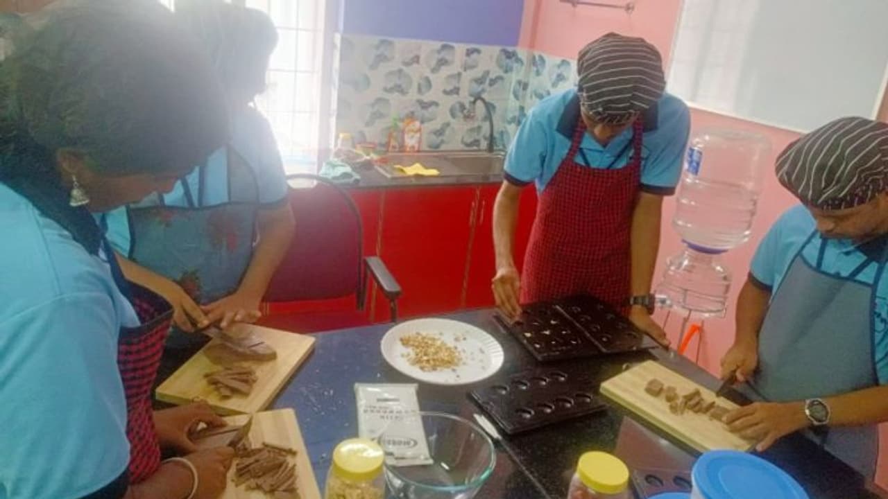 നാടിന് മധുരം പകര്ന്ന് 'നിപ്മറി'ലെ കുട്ടികള് നാടിന് മധുരം പകര്ന്ന് 'നിപ്മറി'ലെ കുട്ടികള്