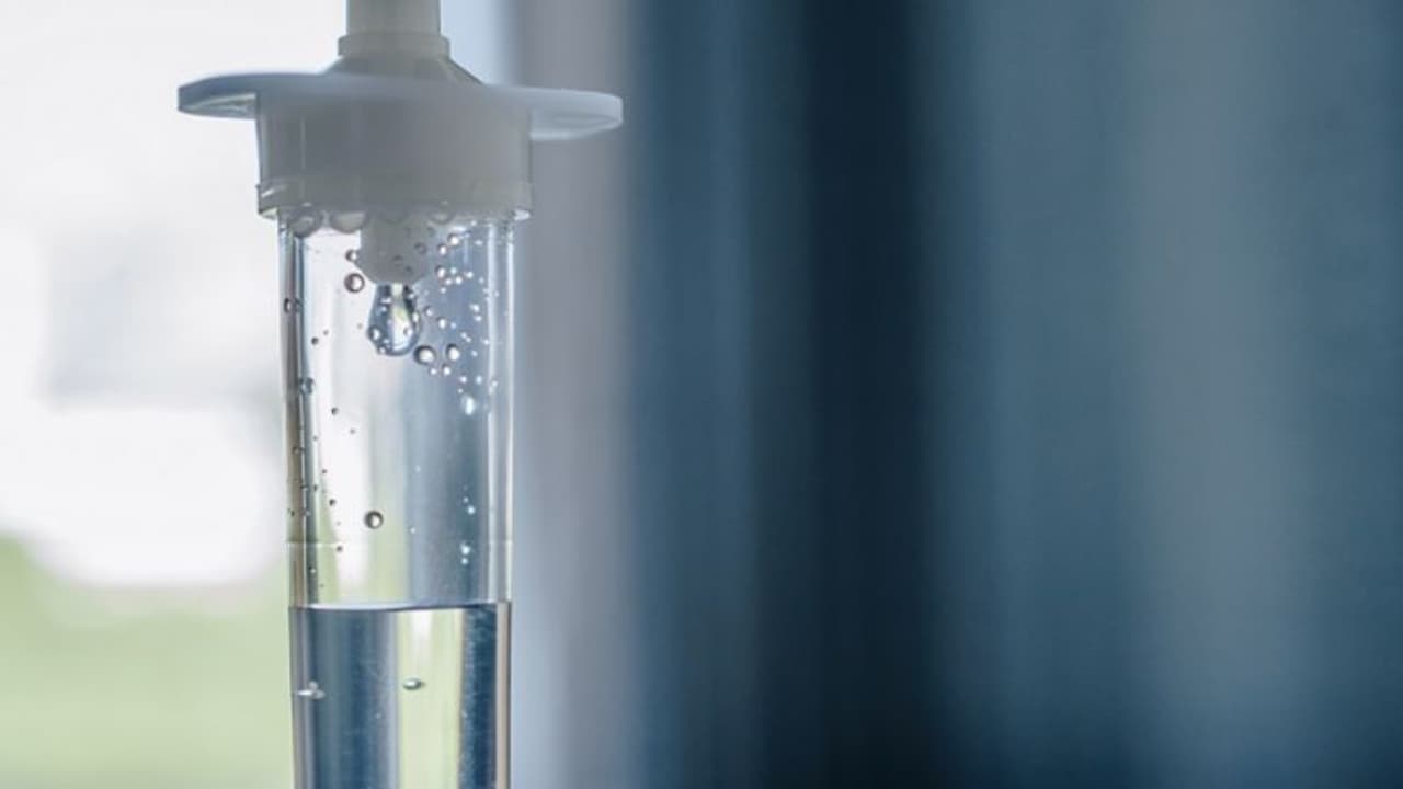 Maratha quota hunger strike: Medical professionals administer IV fluids to activist on day 9 Maratha quota hunger strike: Medical professionals administer IV fluids to activist on day 9