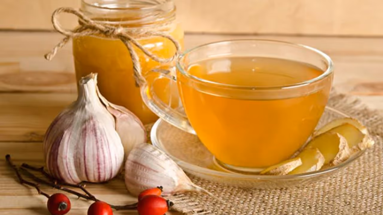 പതിവായി വെളുത്തുള്ളിച്ചായ കുടിക്കൂ; ഈ രോഗങ്ങളെ തടയാം... പതിവായി വെളുത്തുള്ളിച്ചായ കുടിക്കൂ; ഈ രോഗങ്ങളെ തടയാം...