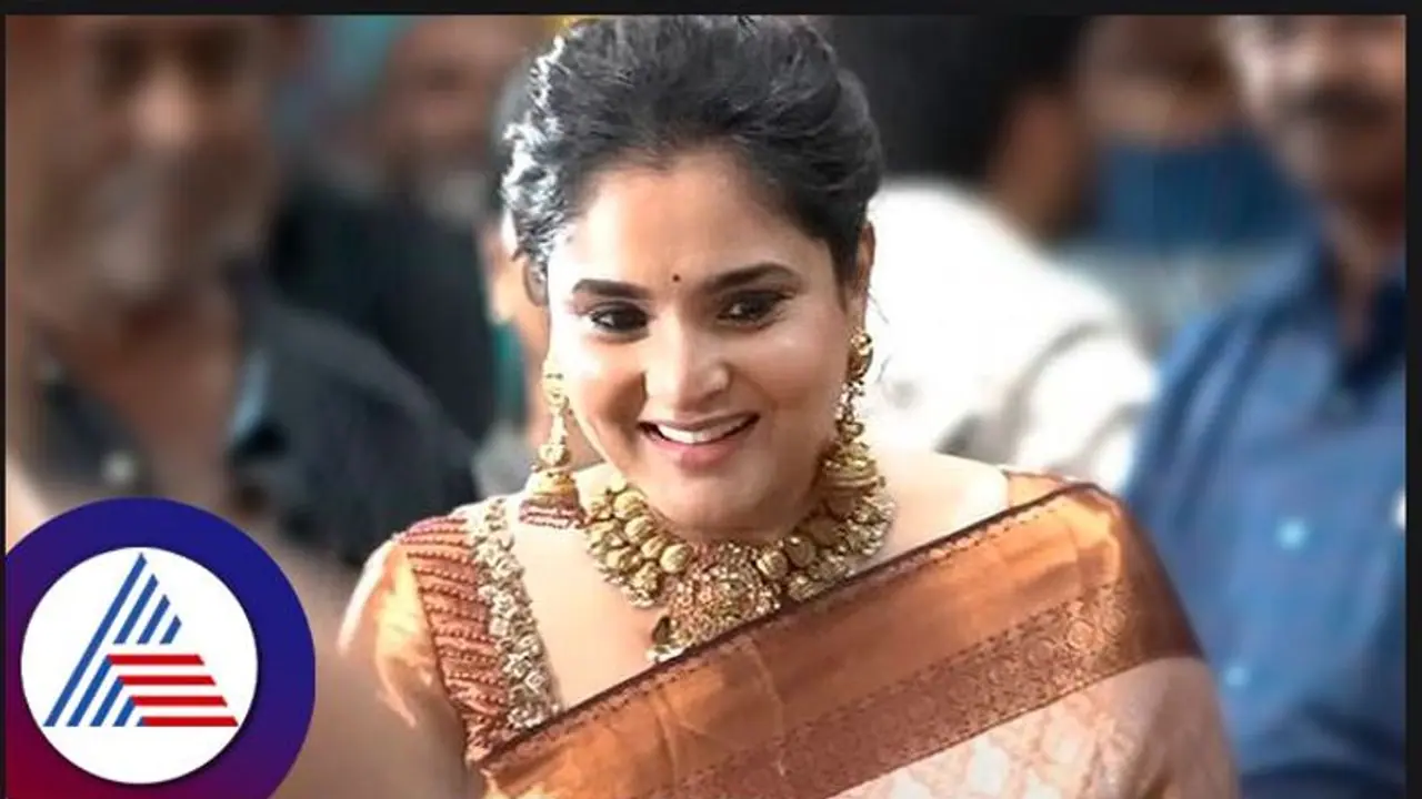 Who the Hell Said I died?; ಸ್ಪಷ್ಟನೆ ಕೊಟ್ಟ ರಮ್ಯಾ, ನಾಳೆ ಬೆಂಗಳೂರಿಗೆ ವಾಪಸ್! Who the Hell Said I died?; ಸ್ಪಷ್ಟನೆ ಕೊಟ್ಟ ರಮ್ಯಾ, ನಾಳೆ ಬೆಂಗಳೂರಿಗೆ ವಾಪಸ್!