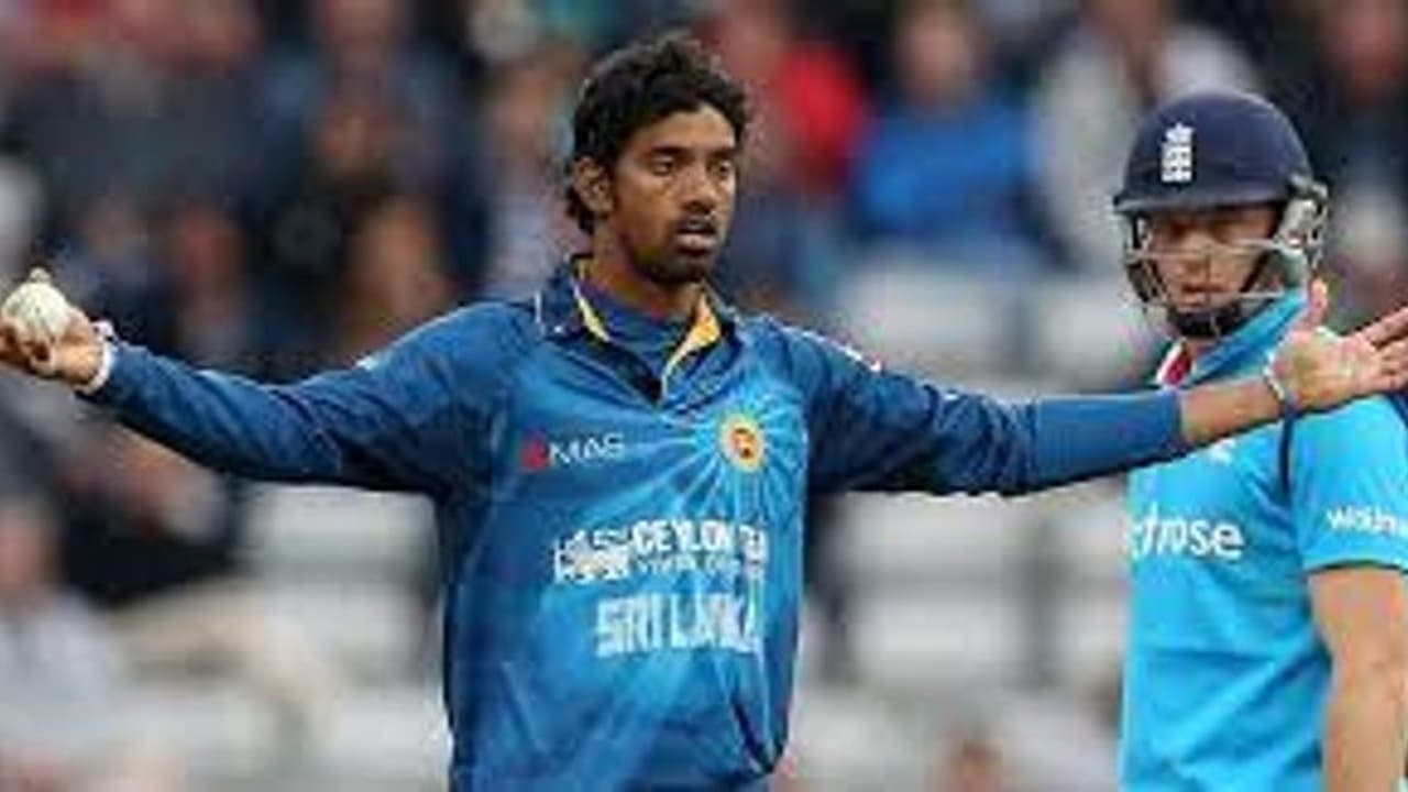 Sachithra Senanayake: இலங்கை உலகக் கோப்பை வென்று கொடுத்த சசித்ர சேனநாயகே மேட்ச் பிக்ஸிங் வழக்கில் கைது! Sachithra Senanayake: இலங்கை உலகக் கோப்பை வென்று கொடுத்த சசித்ர சேனநாயகே மேட்ச் பிக்ஸிங் வழக்கில் கைது!