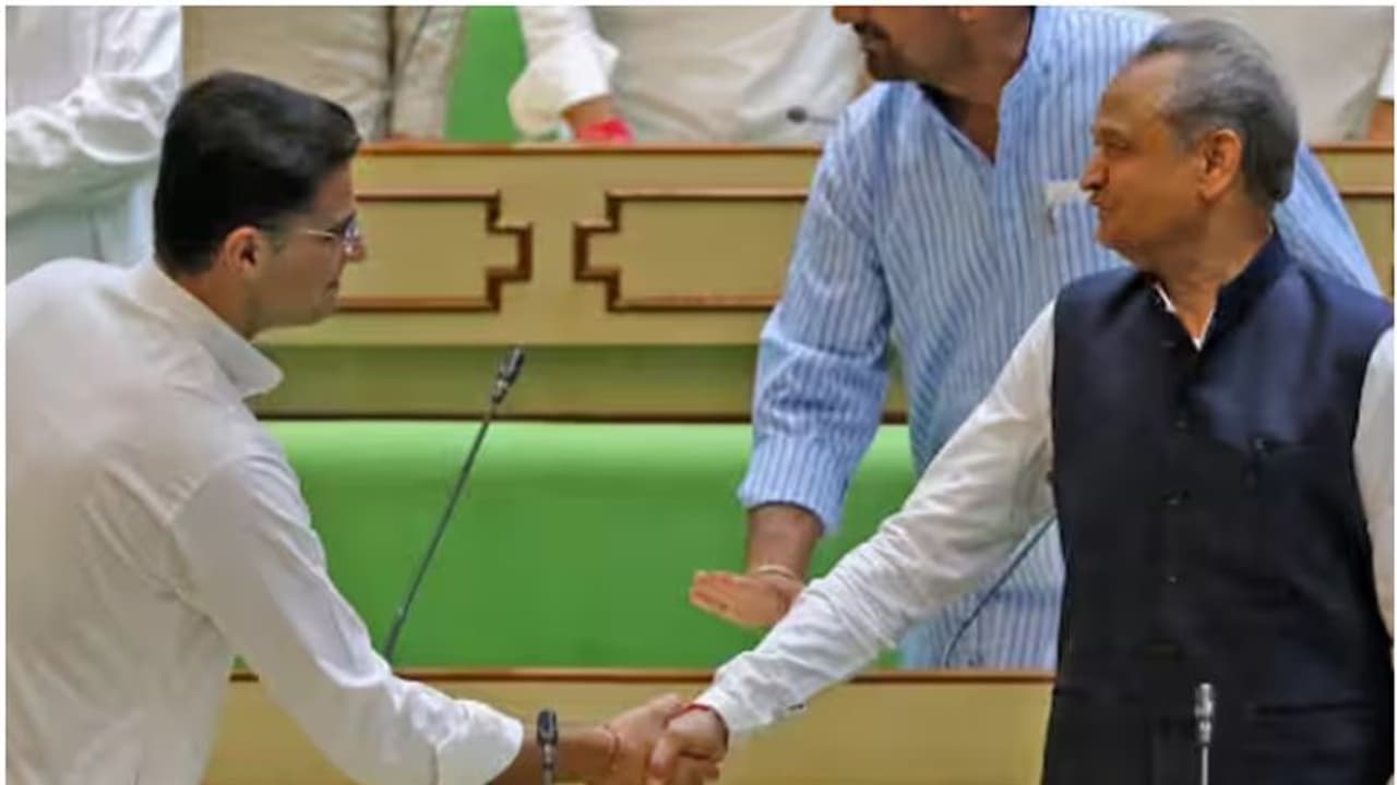 ഭരണം നിലനിർത്തണം, രാജസ്ഥാൻ തെരഞ്ഞെടുപ്പിനൊരുങ്ങി കോൺഗ്രസ്; ഗെലോട്ടും സച്ചിനും ഒന്നിച്ച് വിവിധ കമ്മിറ്റികൾ ഭരണം നിലനിർത്തണം, രാജസ്ഥാൻ തെരഞ്ഞെടുപ്പിനൊരുങ്ങി കോൺഗ്രസ്; ഗെലോട്ടും സച്ചിനും ഒന്നിച്ച് വിവിധ കമ്മിറ്റികൾ