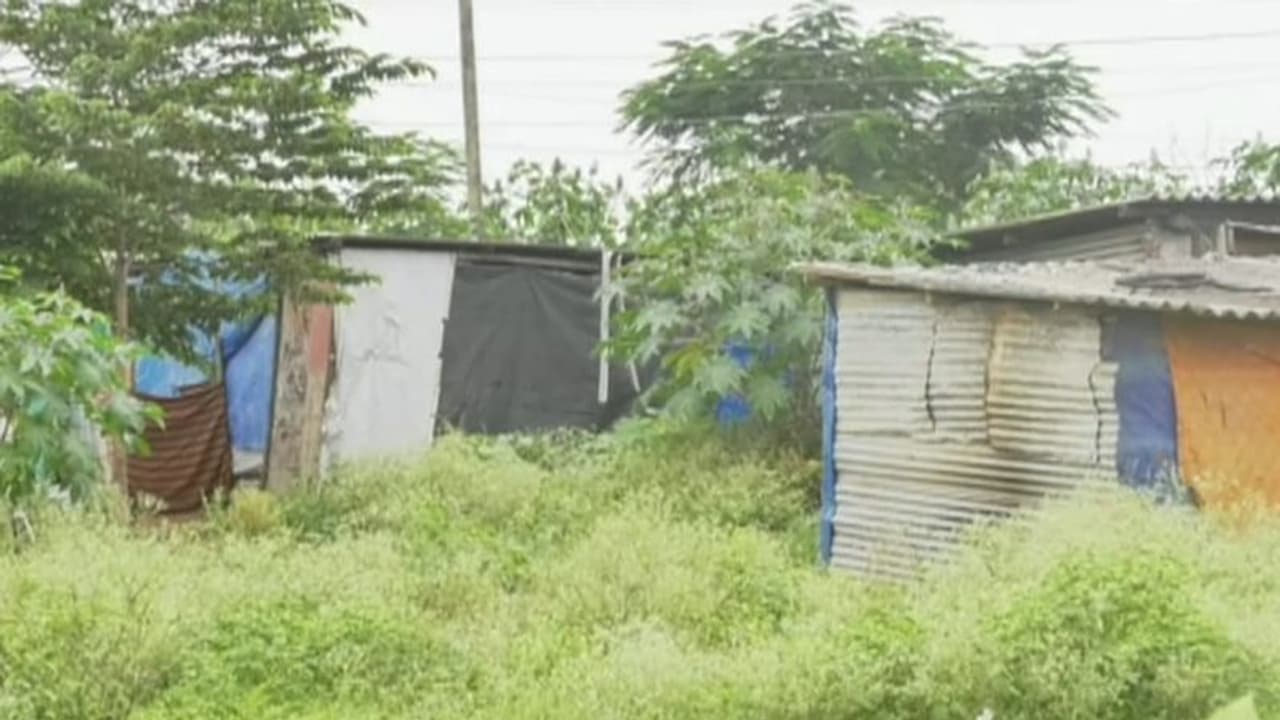 ಕೊಡಗು: 2 ತಲೆಮಾರು ಬೀದಿಯಲ್ಲೇ ಉರುಳಿದ ಬದುಕು, ಸಾಮೂಹಿಕ ಆತ್ಮಹತ್ಯೆಗೆ ಜನರ ನಿರ್ಧಾರ..!