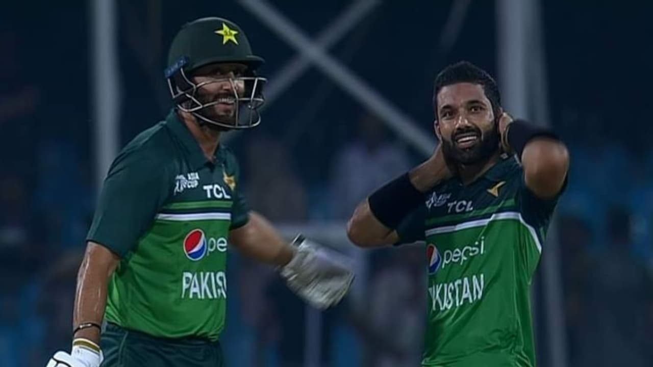 Pakistan vs Bangladesh: ஆட்டம் காட்டிய இமாம் உல் ஹக்; பாகிஸ்தான் சிம்பிள் வெற்றி! Pakistan vs Bangladesh: ஆட்டம் காட்டிய இமாம் உல் ஹக்; பாகிஸ்தான் சிம்பிள் வெற்றி!