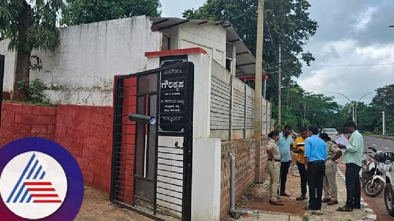 ಮಾಜಿ ಸಂಸದ ಪತ್ನಿಯನ್ನೂ ಬಿಡದ ಕಳ್ಳರು! ನೀರು ಕೇಳೋ ನೆಪದಲ್ಲಿ ಸರ ಕಿತ್ತು ಪರಾರಿ! ಮಾಜಿ ಸಂಸದ ಪತ್ನಿಯನ್ನೂ ಬಿಡದ ಕಳ್ಳರು! ನೀರು ಕೇಳೋ ನೆಪದಲ್ಲಿ ಸರ ಕಿತ್ತು ಪರಾರಿ!