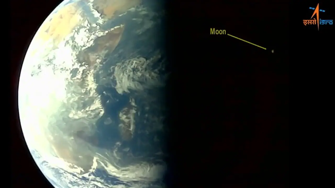 ಭೂಮಿ, ಚಂದ್ರನ ಫೋಟೋ ಸೆಲ್ಫಿ ತೆಗೆದುಕೊಂಡ ಆದಿತ್ಯ ಎಲ್‌ 1 ನೌಕೆ