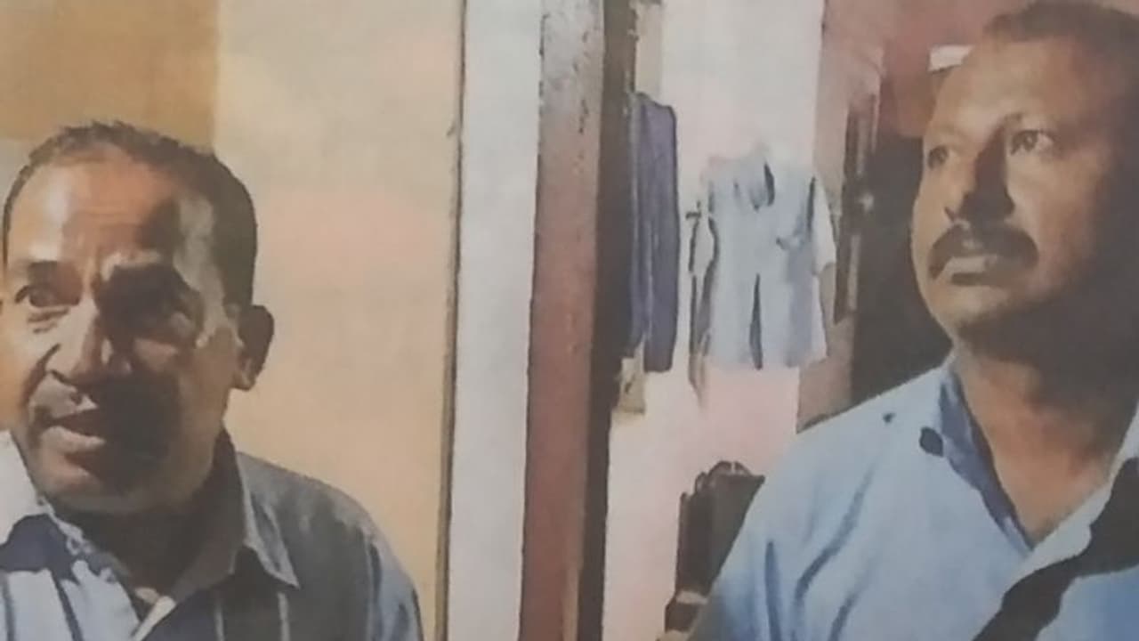 ബൈക്ക് മറിഞ്ഞ് രക്തം വാര്ന്ന് 69കാരൻ, നിർത്താതെ വാഹനങ്ങൾ; ഒടുവിൽ രക്ഷകരായത് കെഎസ്ആര്ടിസി ജീവനക്കാർ ബൈക്ക് മറിഞ്ഞ് രക്തം വാര്ന്ന് 69കാരൻ, നിർത്താതെ വാഹനങ്ങൾ; ഒടുവിൽ രക്ഷകരായത് കെഎസ്ആര്ടിസി ജീവനക്കാർ