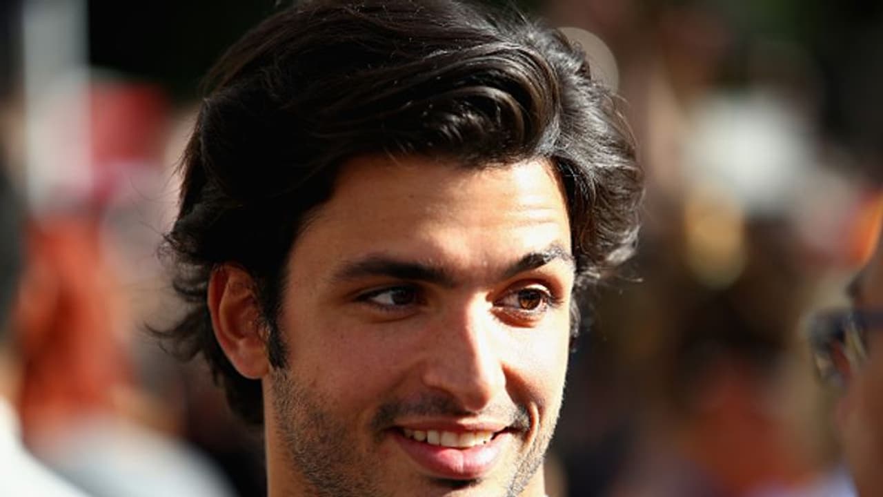 അഞ്ച് കോടി പതിനെട്ട് ലക്ഷം രൂപയുടെ വാച്ച് മോഷ്ടിച്ച കള്ളന്മാരെ ചെയ്സ് ചെയ്ത് പിടിച്ച് ഫോർമുല വൺ ഫെരാരി ഡ്രൈവർ! അഞ്ച് കോടി പതിനെട്ട് ലക്ഷം രൂപയുടെ വാച്ച് മോഷ്ടിച്ച കള്ളന്മാരെ ചെയ്സ് ചെയ്ത് പിടിച്ച് ഫോർമുല വൺ ഫെരാരി ഡ്രൈവർ!