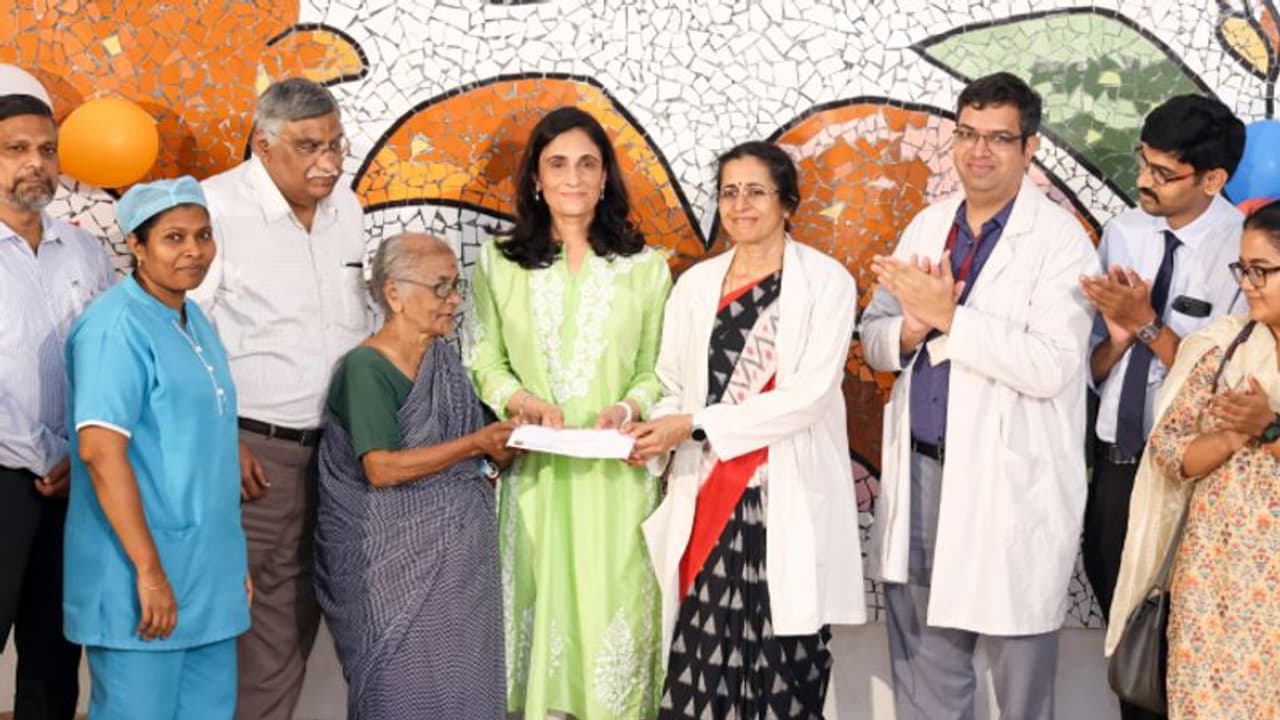 கோடி கோடியாய் குவிக்கும் ரஜினியின் ஜெயிலர்.. அள்ளி அள்ளி தானம் செய்யும் சன் குடும்பம் காவேரி கொடுத்த செக்!