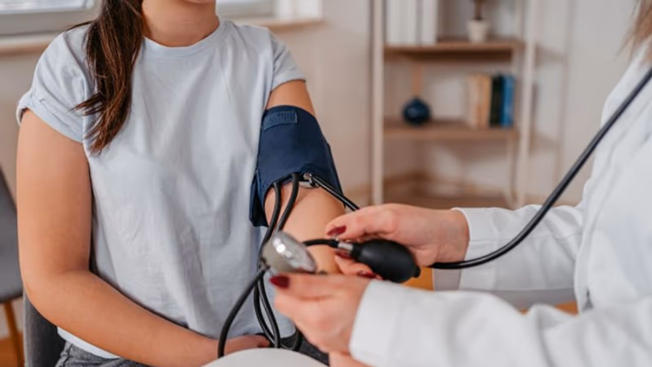 ഉയര്ന്ന രക്തസമ്മര്ദ്ദത്തെ കുറയ്ക്കാന് ഡയറ്റില് ഉള്പ്പെടുത്താം ഈ പാനീയങ്ങള്... ഉയര്ന്ന രക്തസമ്മര്ദ്ദത്തെ കുറയ്ക്കാന് ഡയറ്റില് ഉള്പ്പെടുത്താം ഈ പാനീയങ്ങള്...