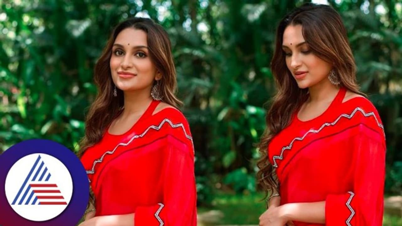 ಒಂದಿಷ್ಟು ಲಿಮಿಟ್ಸ್ನಲ್ಲಿ ಗ್ಲಾಮರ್ ಪಾತ್ರ ಮಾಡ್ತೀನಿ; ಅಣ್ಣಾವ್ರ ಮೊಮ್ಮಗಳು ಧನ್ಯಾ ಹೇಳಿಕೆ ವೈರಲ್ ಒಂದಿಷ್ಟು ಲಿಮಿಟ್ಸ್ನಲ್ಲಿ ಗ್ಲಾಮರ್ ಪಾತ್ರ ಮಾಡ್ತೀನಿ; ಅಣ್ಣಾವ್ರ ಮೊಮ್ಮಗಳು ಧನ್ಯಾ ಹೇಳಿಕೆ ವೈರಲ್