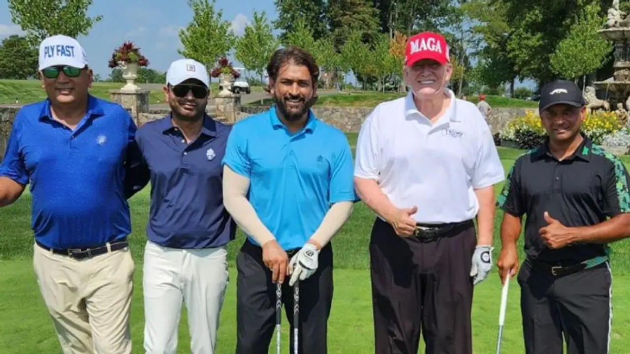 കൂടെ കളിച്ചത് സാക്ഷാൽ ഡൊണാൾഡ് ട്രംപ്, ക്രിക്കറ്റിൽ മാത്രമല്ല ഗോള്ഫിലും 'തല'യെന്ന് തെളിയിച്ച് ധോണി വീഡിയോ കൂടെ കളിച്ചത് സാക്ഷാൽ ഡൊണാൾഡ് ട്രംപ്, ക്രിക്കറ്റിൽ മാത്രമല്ല ഗോള്ഫിലും 'തല'യെന്ന് തെളിയിച്ച് ധോണി വീഡിയോ