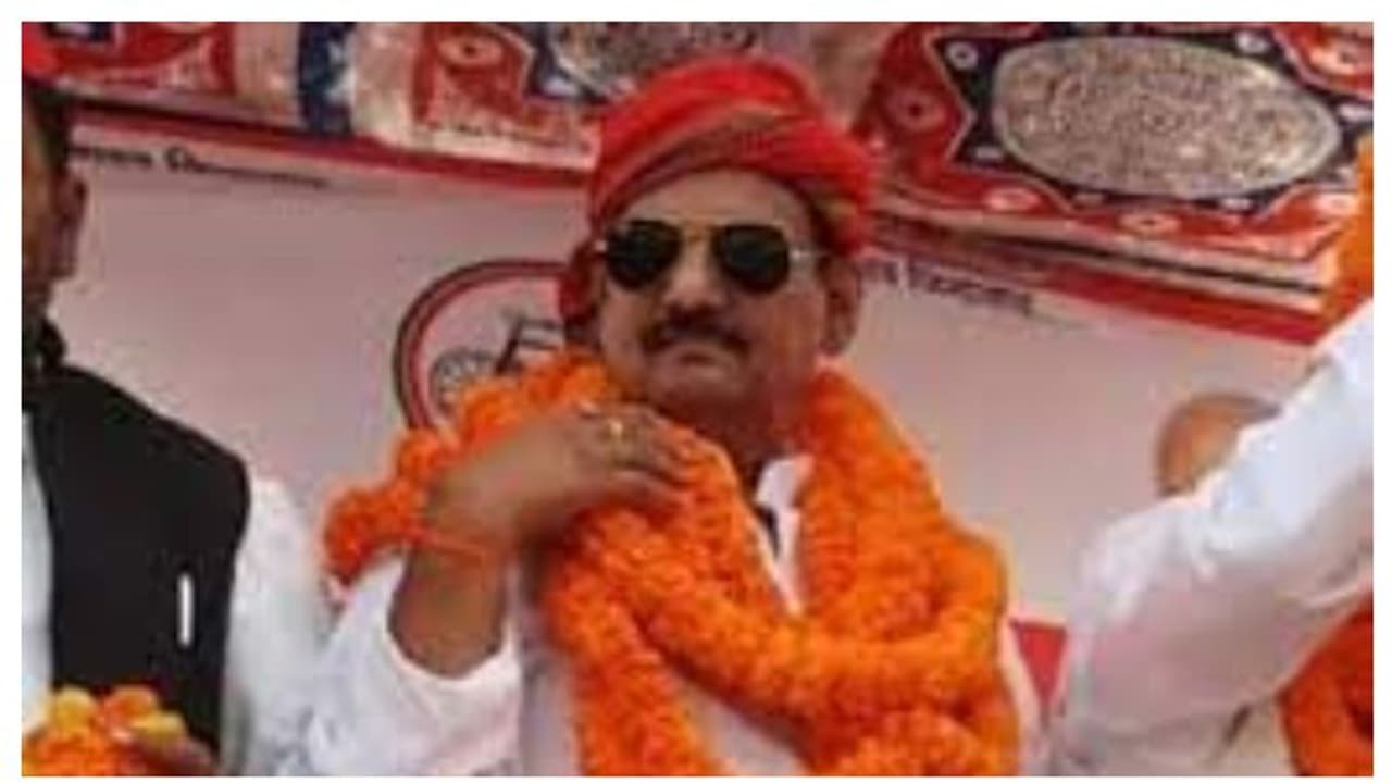 യുപിയിൽ അഭിമാന പോരാട്ടത്തിൽ കാലിടറി ബിജെപി, 'ഇന്ത്യ' സഖ്യത്തിന് വൻ വിജയം നൽകി എസ് പി, ലോക്സഭയിൽ പ്രതീക്ഷ 